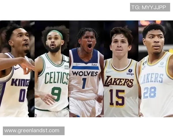 当足球球星在赛场上突然喊疼全场气氛瞬间凝固令人揪心