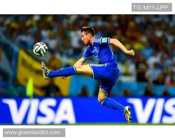 长传球技艺大师：盘点足球界那些以精准长传著称的传奇球星